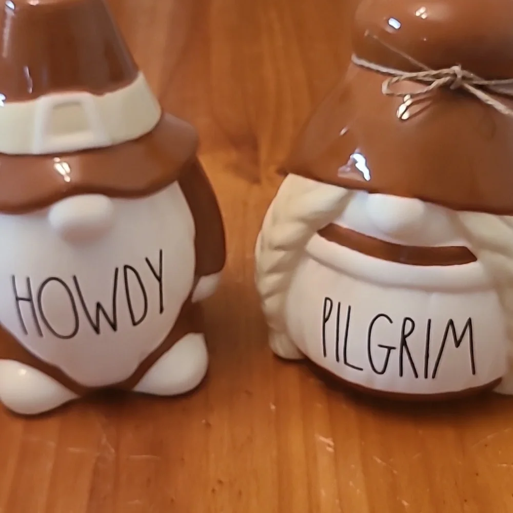 Rae Dunn knomes. Howdy Pilgram - Picture 2 of 5